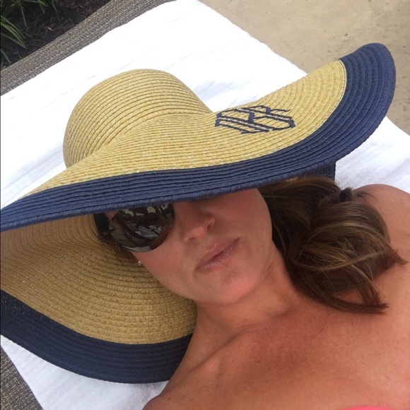 Meet your Posher, Dana - Picture 1 of 8